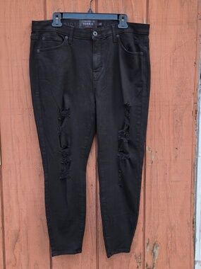 Torrid Black Sky High Skinny Jeans Premium Stretch Distressed Size 18 Short NWOT